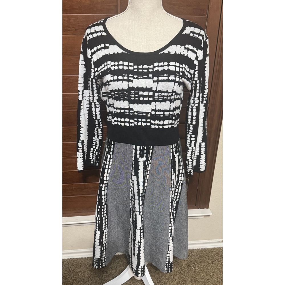Spense sweater dress Fit & Flare knit knee length black & white sz‎ L career